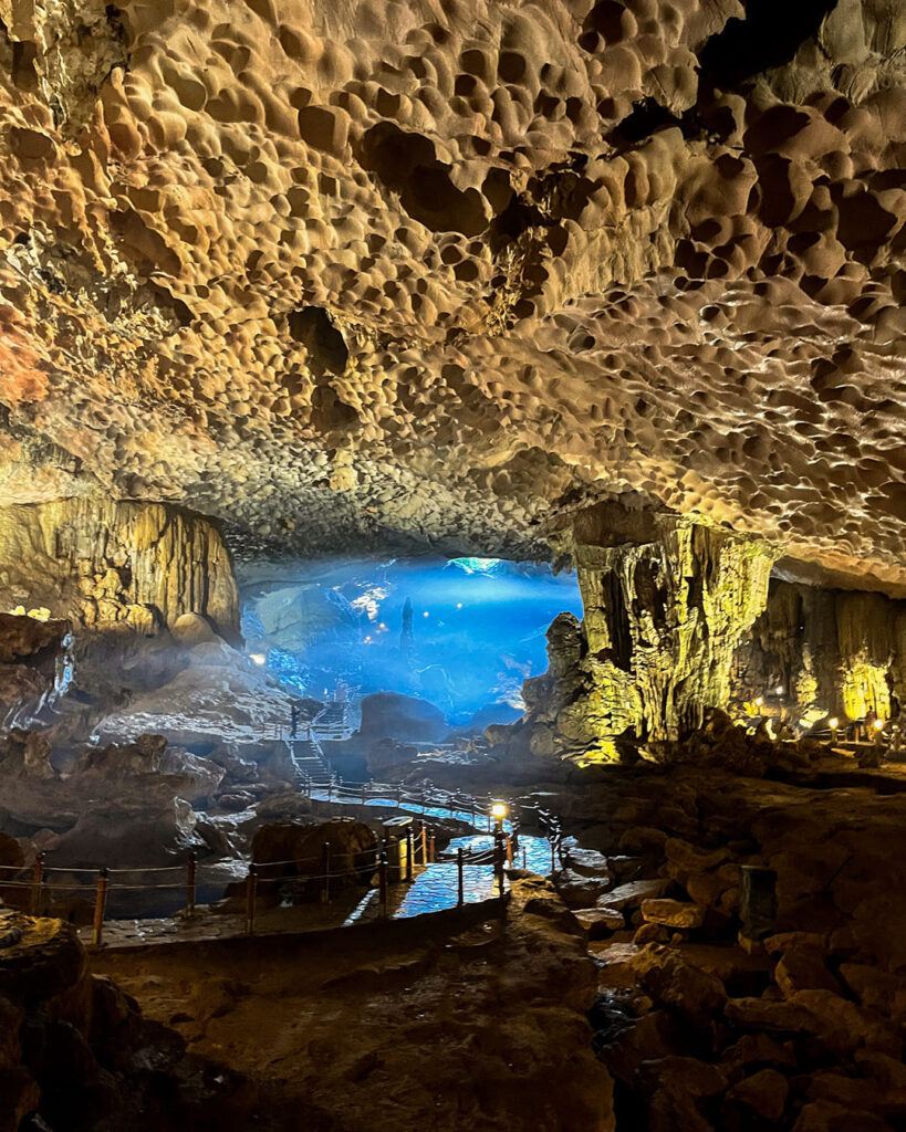 Hang Sung Sot Cave Vietnam